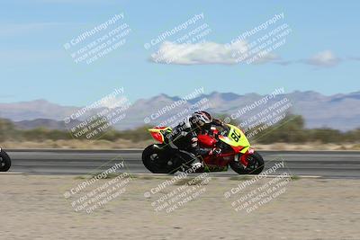 media/Nov-16-2025-Race Pace (Sun) [[8c5fa54630]]/Non Verified Riders (1st 20 Minutes)/3-Turn 3 Inside (11am)/